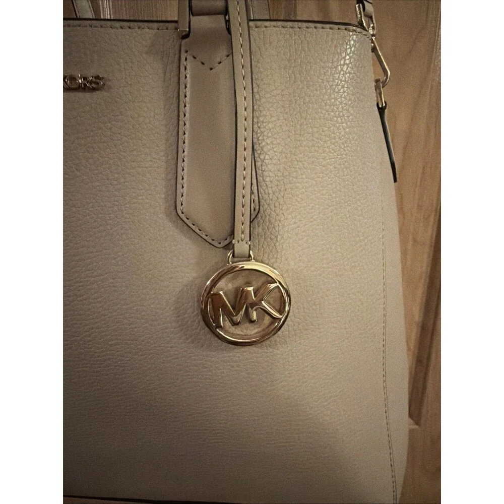 MICHAEL KORS  Pre-Owned Large 3-in-1 Tote Bag. Nude Color.  Excellent Condition!